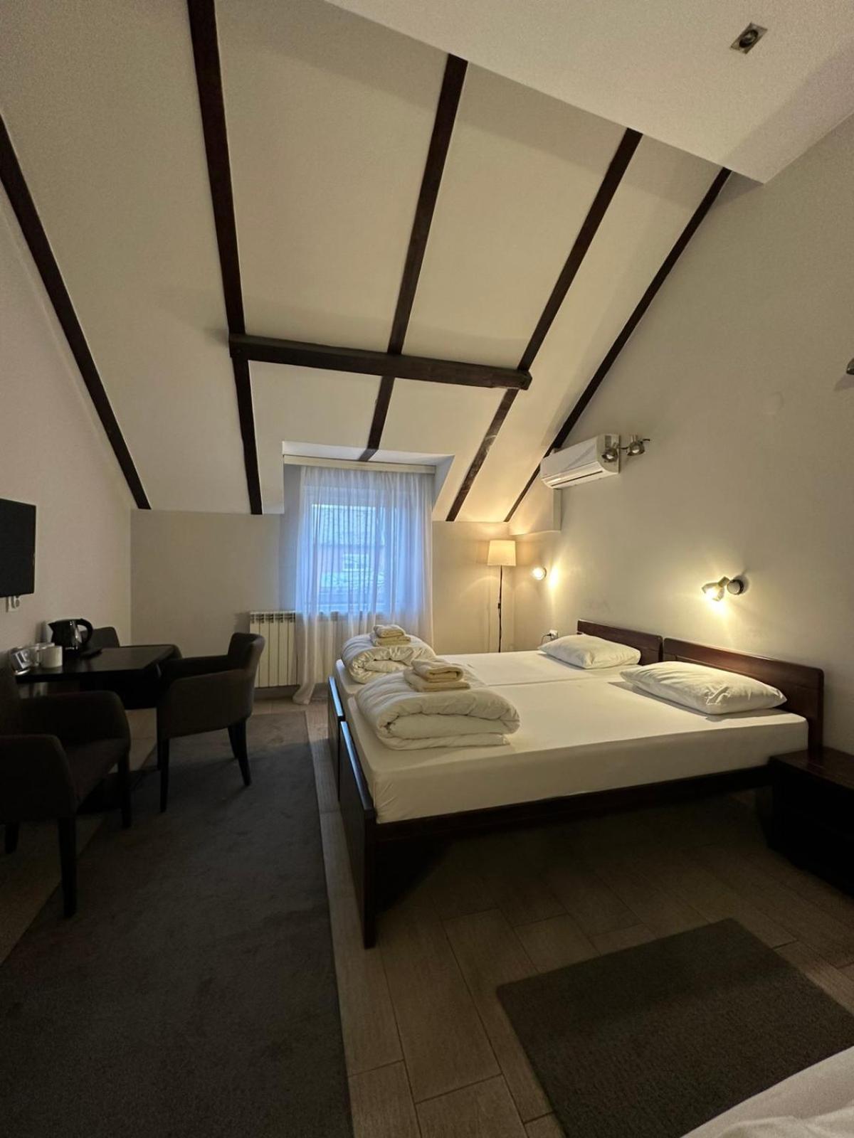 Apartments & Accommodation Stojic Novi Sad Zimmer foto