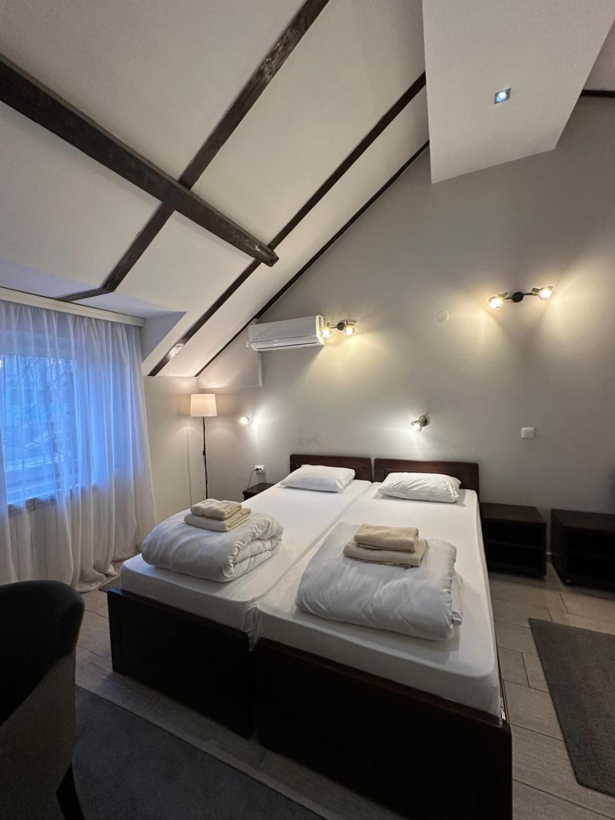 Apartments & Accommodation Stojic Novi Sad Zimmer foto
