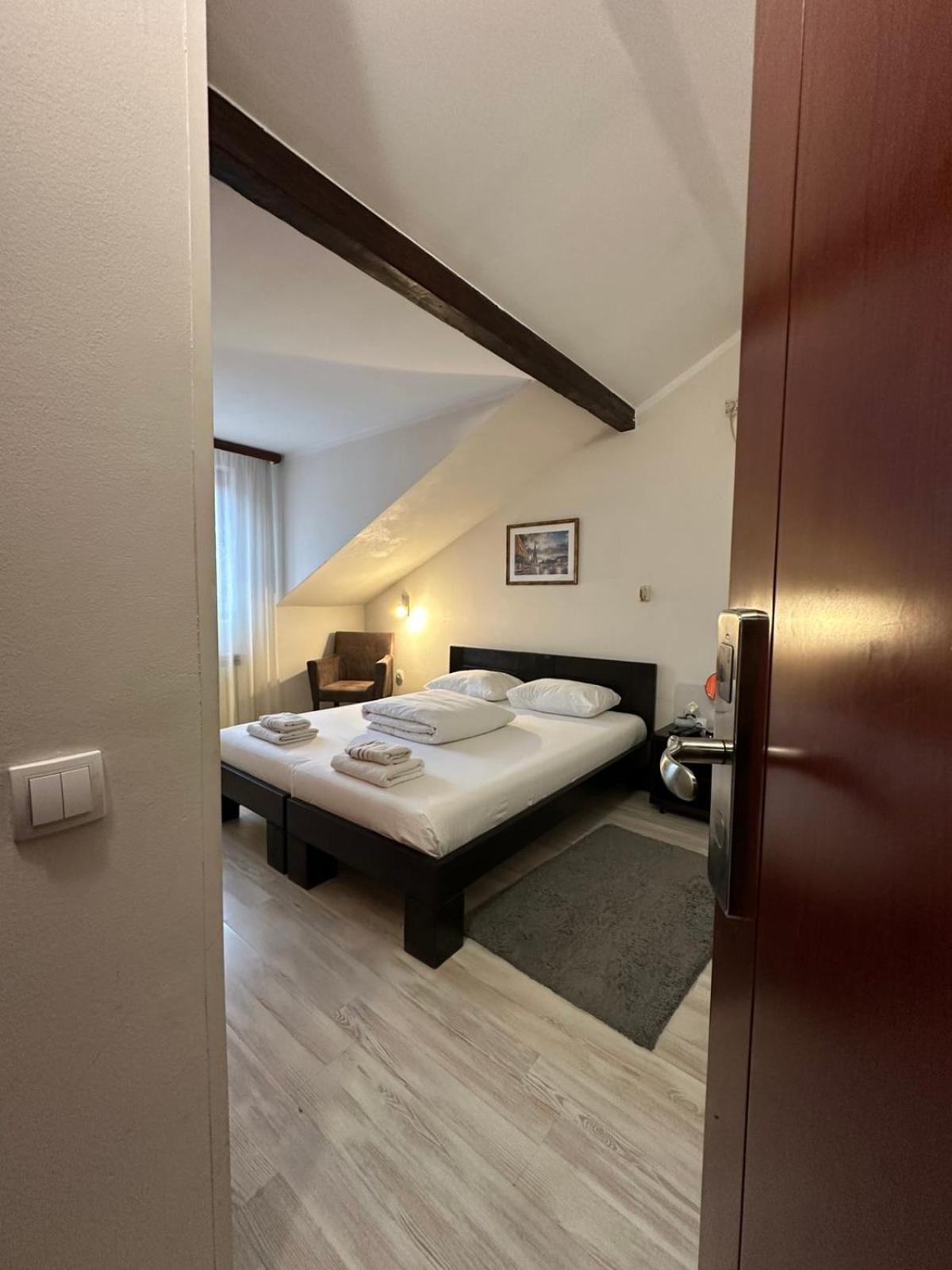 Apartments & Accommodation Stojic Novi Sad Zimmer foto